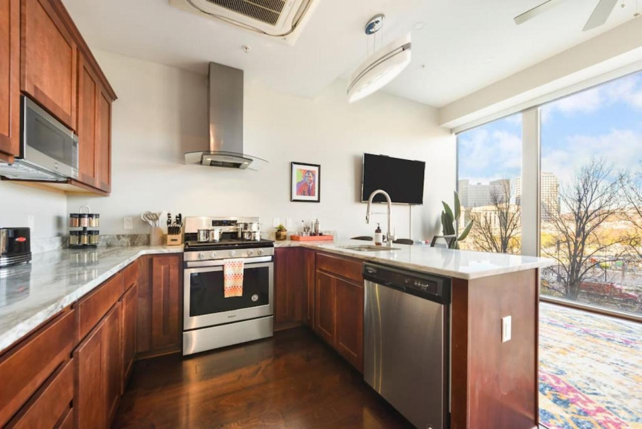 Apartment Hostwise - The Washington At Chatham - Free Parking, Private Gym, Skyline Views! Pittsburgh